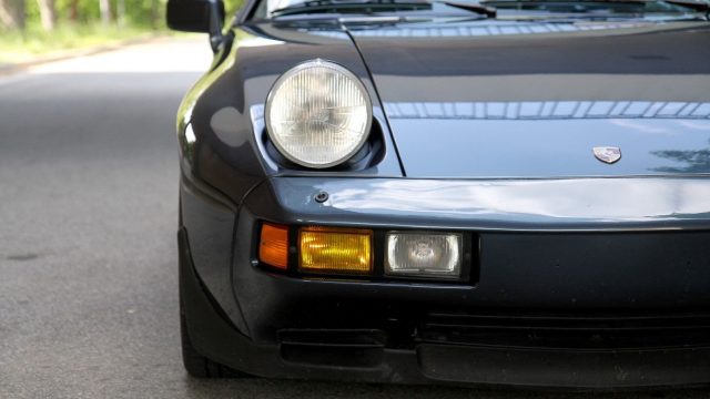 1985-porsche-928-s31
